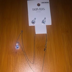 Set of earrings and necklace